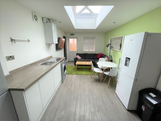 7 The Limes, Daisy Road, Birmingham, B16 9ED - Photo 1