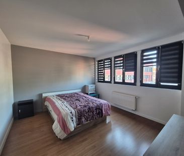 Location Appartement 4 pièces 129m² ST OMER 62500 - Photo 3