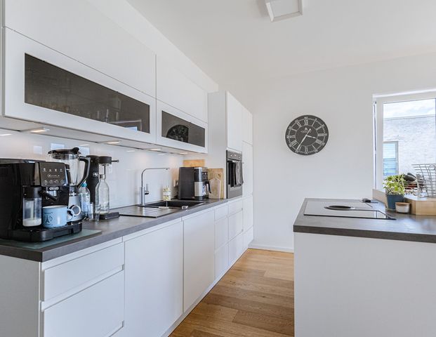 Möbliert Wohnen über 2 Ebenen! Hochwertig ausgestattete Maisonette-Wohnung mit Wasserblick - Foto 1