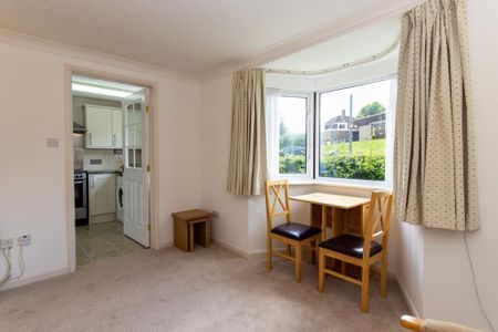 2 bedroom ground floor flat to rent - Photo 5