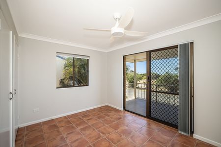 THREE BEDROOM UNIT WITH WATER VIEWS - Photo 4