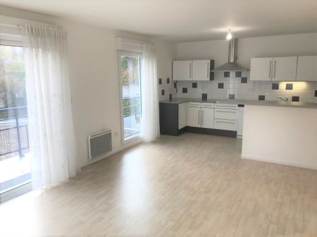T3 SECTEUR RHONELLE EN RESIDENCE SECURISEE AVEC GARAGE ET BALCON - Photo 2