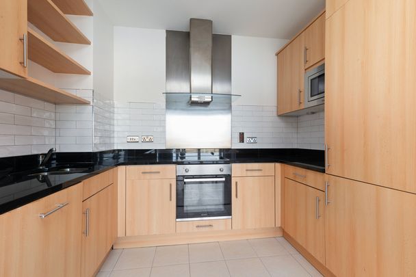 Longford House, Spencer Dock, Dublin 1, D01 F9V9 - Photo 1