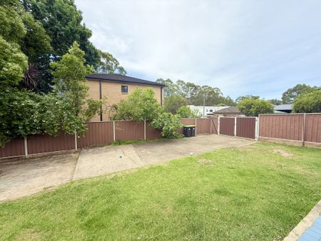 Conveniently located family home - Photo 4