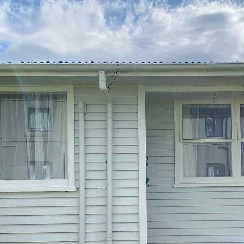 Tidy, warm and sunny, and 5 mins walk to Plaza - Photo 1