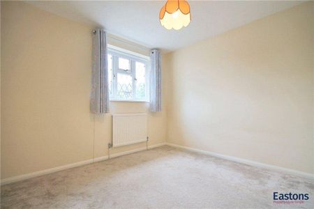 3 bedroom end of terrace house to rent - Photo 2