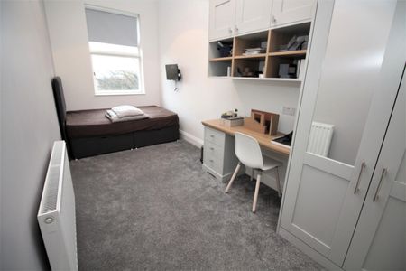 Picton Manor, City Centre, Newcastle upon Tyne - Photo 2