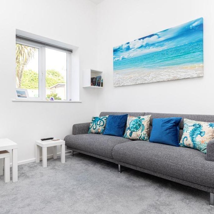 2 bedroom ground floor flat to rent - Photo 1