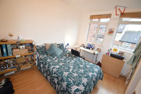 Estcourt Avenue - Photo 4