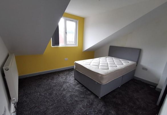 6 bedroom detached house to rent - Photo 1