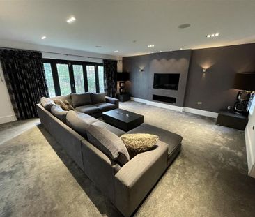 6 bedroom detached house to rent - Photo 1