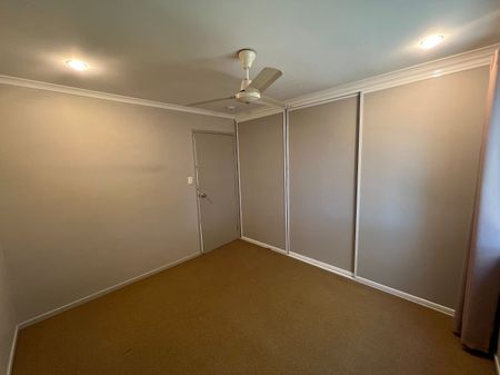 1/12 Kennedy Street, South Mackay - Photo 4
