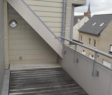 WICHELEN - Ruim duplexappartement vlakbij het station. - Foto 2