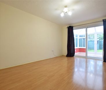 Statham Court, Bracknell Statham Court, Bracknell - Photo 2