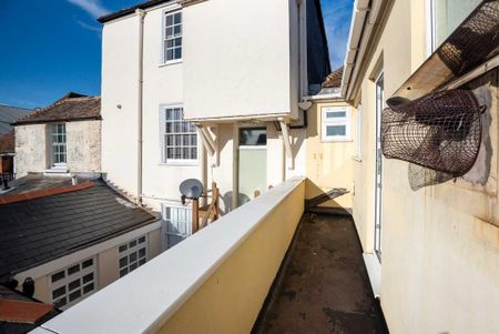 1 bedroom semi-detached house to rent - Photo 3