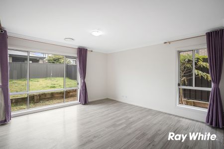 Immaculate Four Bedroom Family Home in Prime Location! - Photo 5