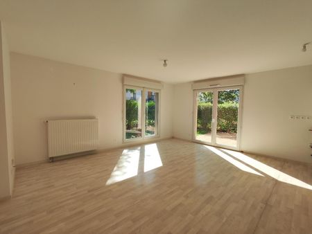 Location Appartement 4 pièces 79m² ST BENOIT 86280 - Photo 2