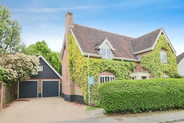4 bedroom detached house to rent - Photo 1