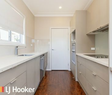 Freshly Renovated Family Home - Photo 6