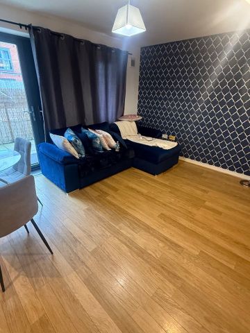 1 Bed Flat, Berber Parade, SE18 - Photo 2