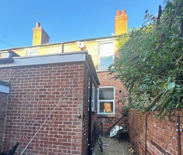 2 bedroom terraced house to rent - Photo 5