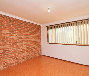 SPACIOUS 2-BEDROOM VILLA, QUIET COMPLEX, CLOSE TO SHOPS & TRANSPORT - Photo 5