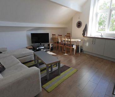 1 bedroom in a flat share to rent - Photo 1