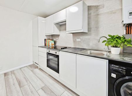 1 bedroom ground floor maisonette to rent - Photo 3