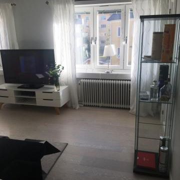 Råsundavägen, 1,5 rok, 43 kvm – ett stenkast från Mall of Scandinavia - Photo 1