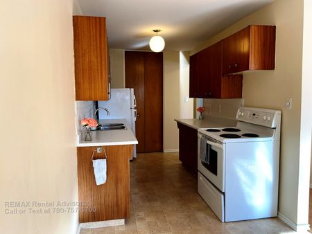 #7 15916 109 Avenue Northwest - Photo 5