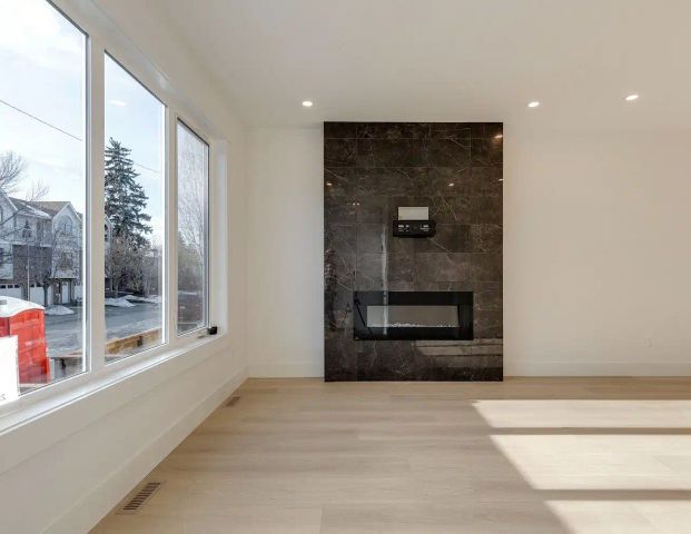 BRAND *NEW* LUXURY TOWNHOUSE - 2 bedroom 2.5 bathrooms — 2 Bedrooms Townhouse - Photo 1