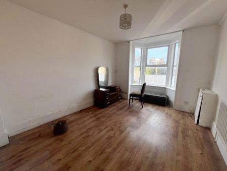 2 bedroom maisonette to rent - Photo 2