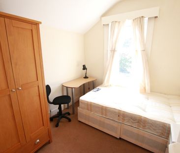 4 Bed Terraced House, Norris Road, RG6 - Photo 3