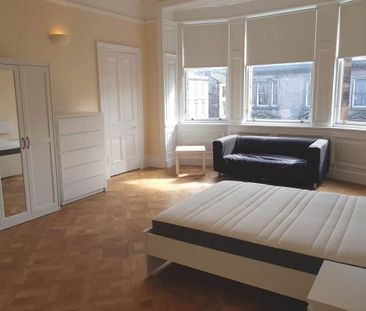 1 bedroom in a flat share to rent - Photo 3