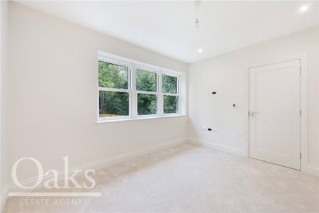 4 bedroom semi-detached house to rent - Photo 4