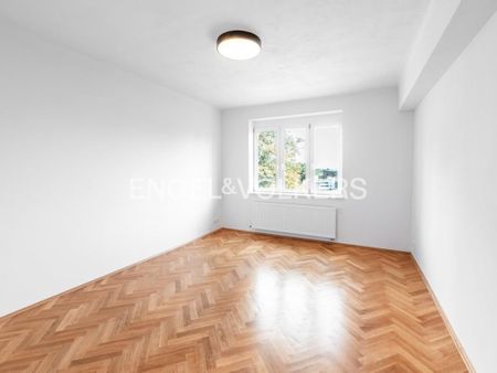 Pronájem bytu 3+kk 82 m2 - Fotografie 4