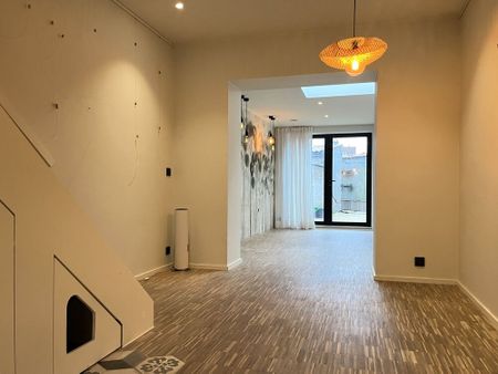 Instapklare stadswoning met garagebox op rustige locatie te centrum Brugge - Photo 3