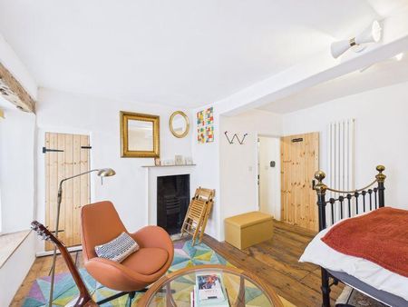 2 bedroom terraced house to rent - Photo 2