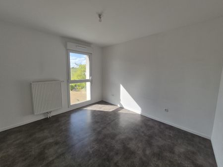 Location Appartement 3 pièces 61m² MONS EN BAROEUL 59370 - Photo 2