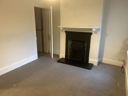 3 Bed Terraced House, Sherwood Street, RG30 - Photo 4