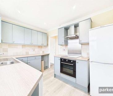 Selsdon Avenue, Woodley, Reading, Berkshire, RG5 - Photo 6