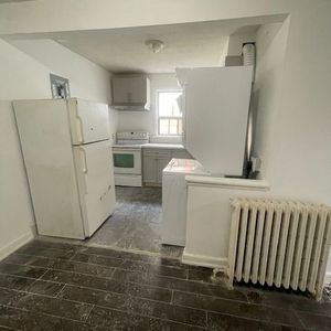 For Lease - 1516 Eglinton Avenue Unit# Apt 2, Toronto, Ontario - Photo 2