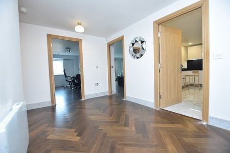 Royal Plaza, 2 Westfield Terrace, S1 4GG - Photo 4