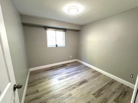 For Lease - 156 Mooregate Crescent Unit# Lower, Kitchener, Ontario - Photo 4