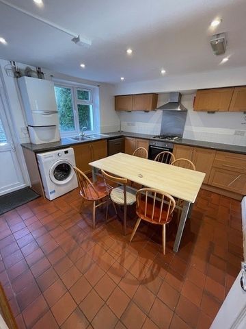 5 Bed Terraced House, Montreal Road, BN2 - Photo 2