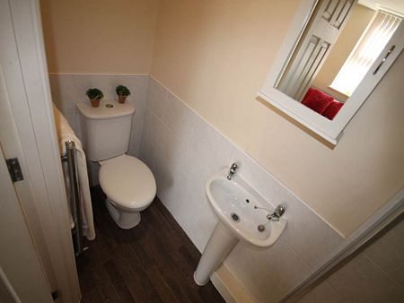 Room 6, Ashbourne Road, - Photo 2