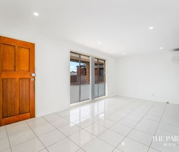 Single Level Residence in Prime Location! - Photo 1