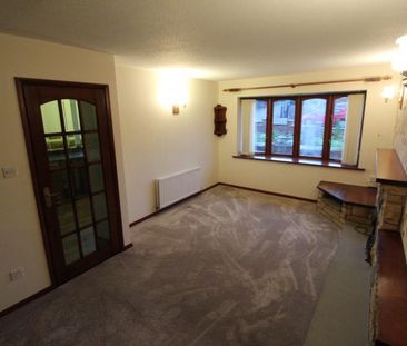 2 bedroom Bungalow To Let - Photo 2
