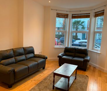 Immaculate Two Bedroom Flat to Rent in London, W4 - Photo 5