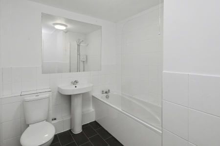 Maple Road, Surbiton - 2 bedrooms Property for lettings - Seymours - Photo 5